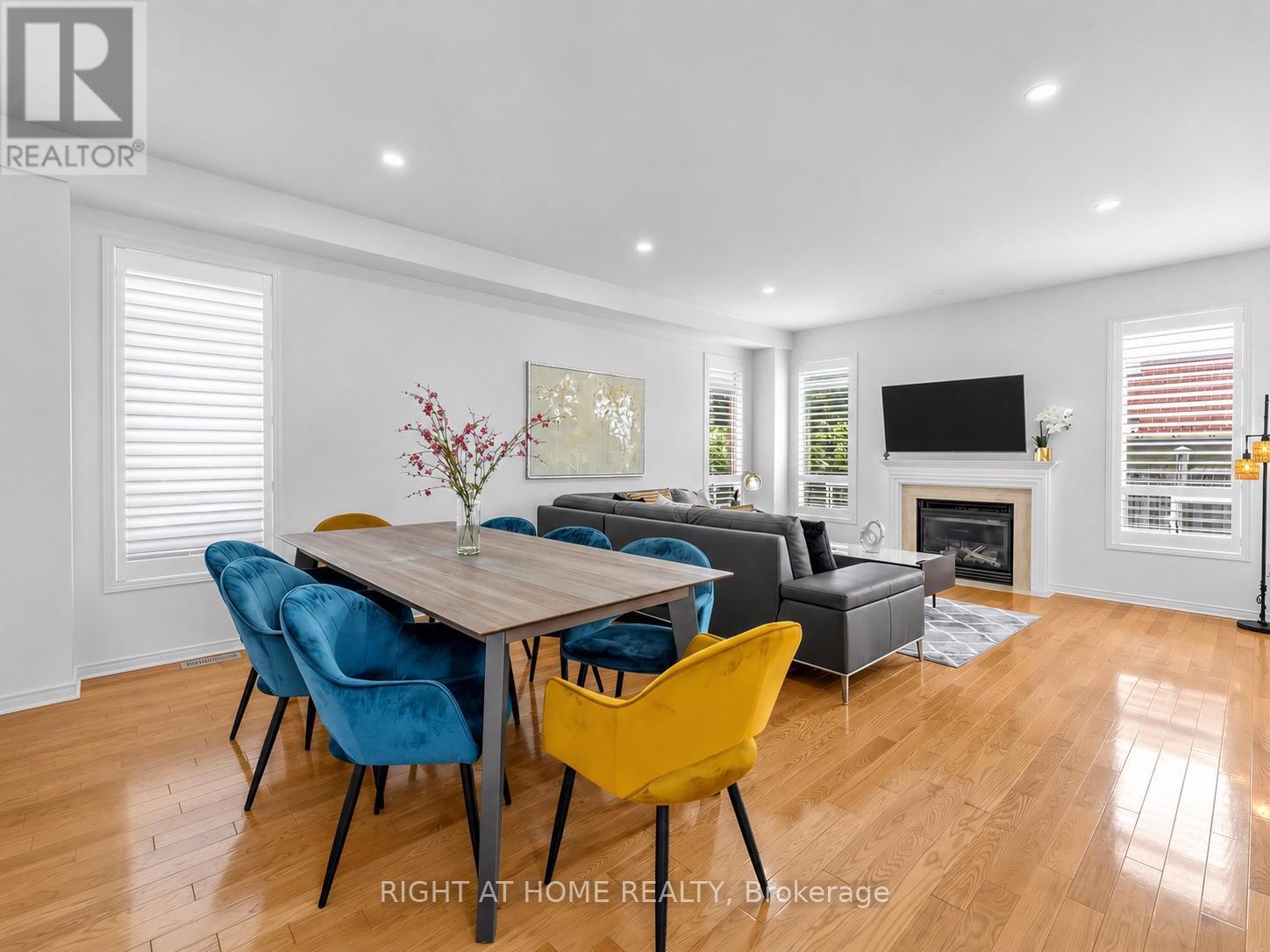 2042 Quinte Street, Burlington, Ontario  L7L 7B9 - Photo 7 - W13516020