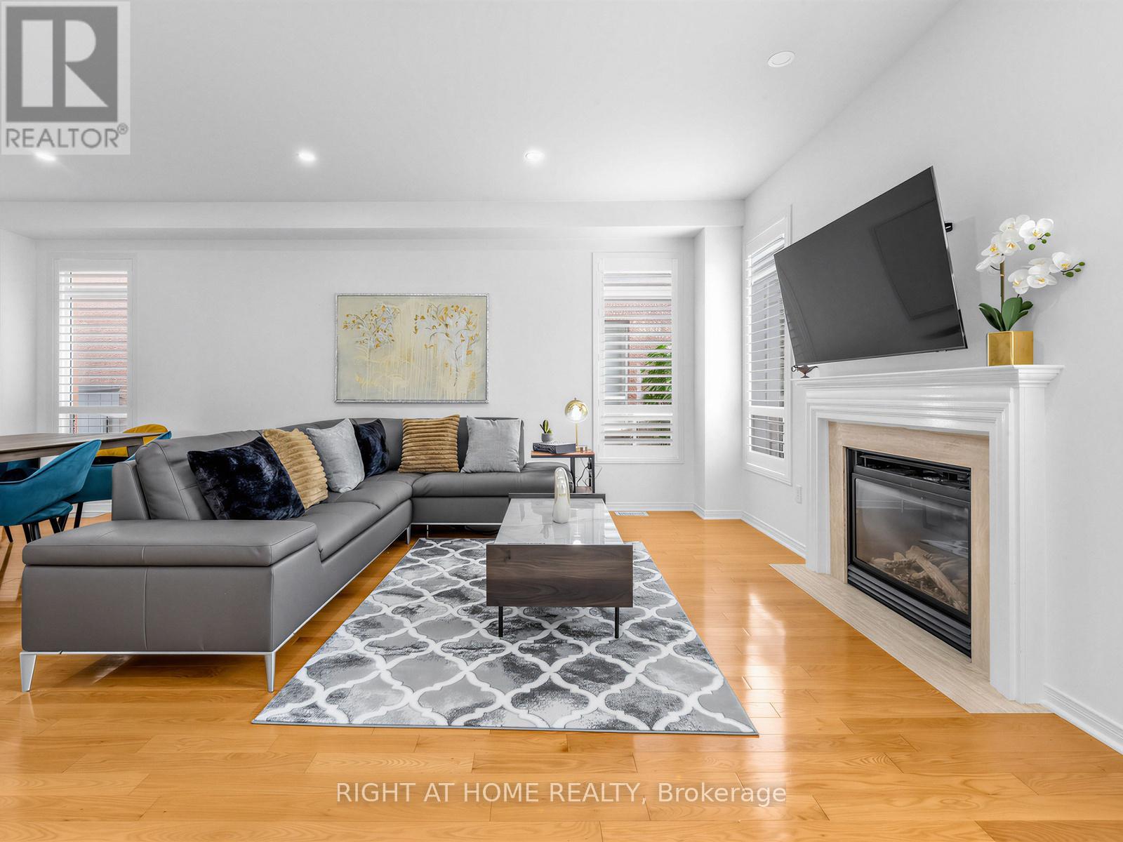 2042 Quinte Street, Burlington, Ontario  L7L 7B9 - Photo 9 - W13516020