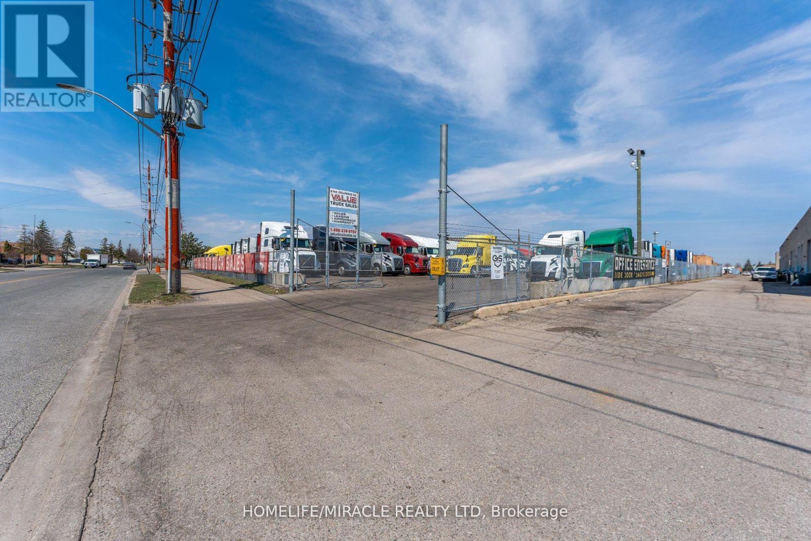 6749 Columbus Road, Mississauga, Ontario  L5T 2G1 - Photo 2 - W13516058