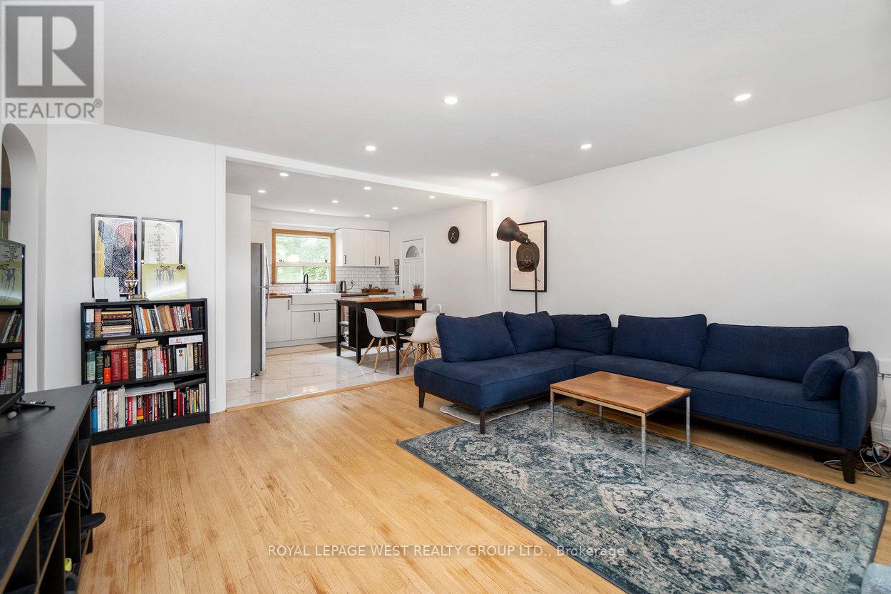 22 Beaucourt Road, Toronto, Ontario  M8Y 3G2 - Photo 14 - W13516074