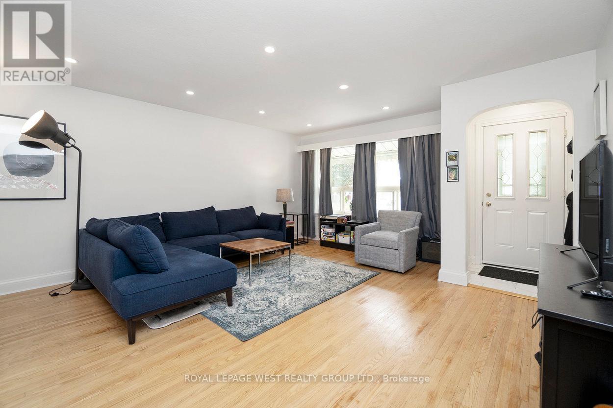 22 Beaucourt Road, Toronto, Ontario  M8Y 3G2 - Photo 17 - W13516074