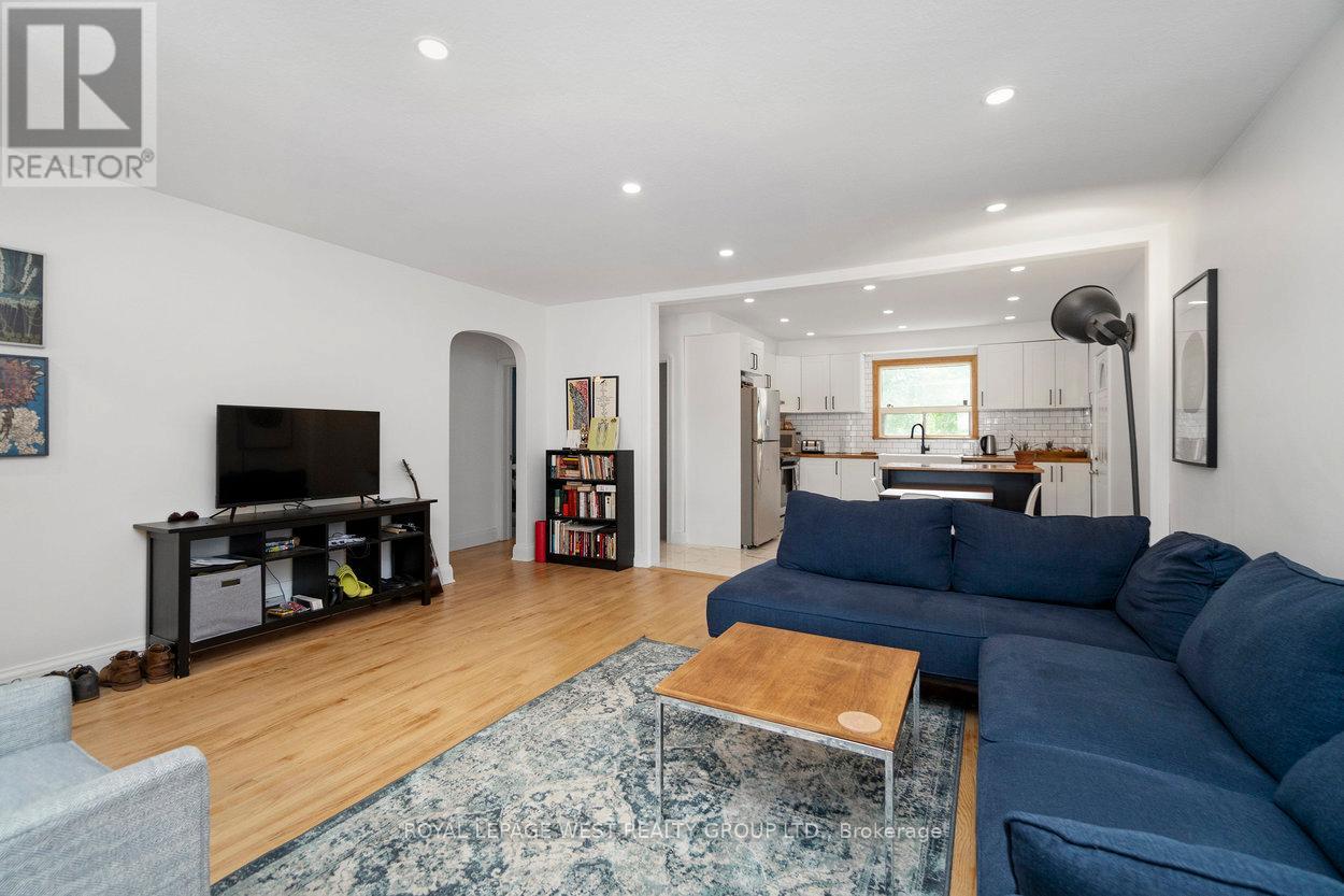 22 Beaucourt Road, Toronto, Ontario  M8Y 3G2 - Photo 19 - W13516074