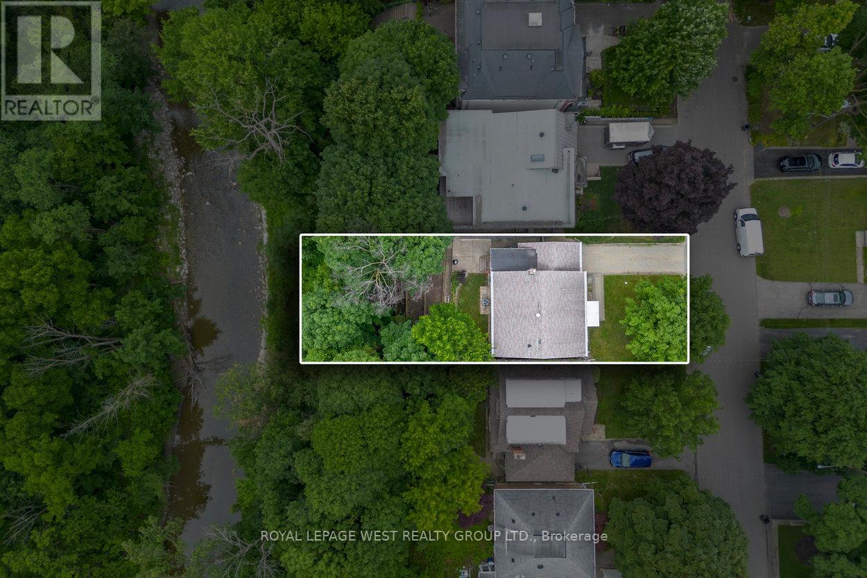 22 Beaucourt Road, Toronto, Ontario  M8Y 3G2 - Photo 3 - W13516074
