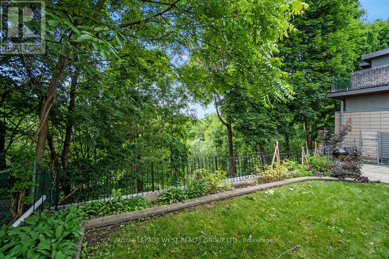22 Beaucourt Road, Toronto, Ontario  M8Y 3G2 - Photo 35 - W13516074