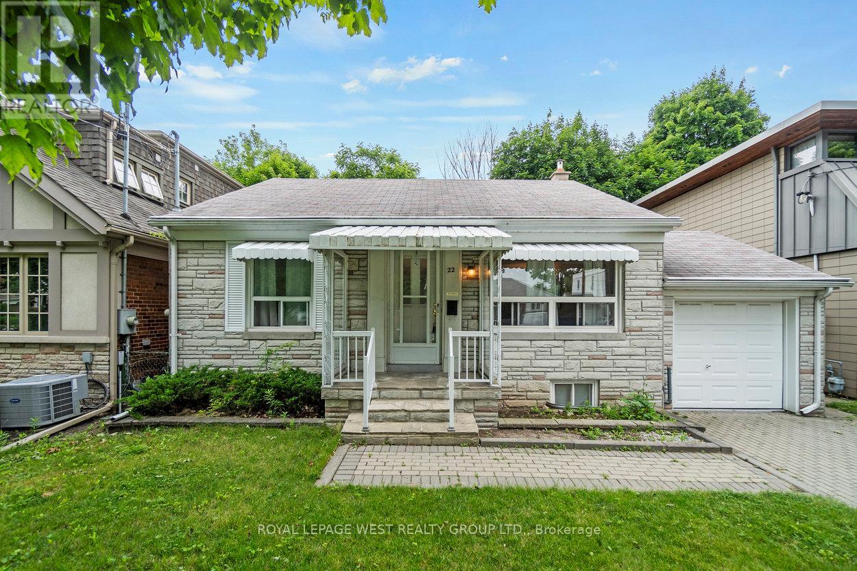 22 Beaucourt Road, Toronto, Ontario  M8Y 3G2 - Photo 4 - W13516074