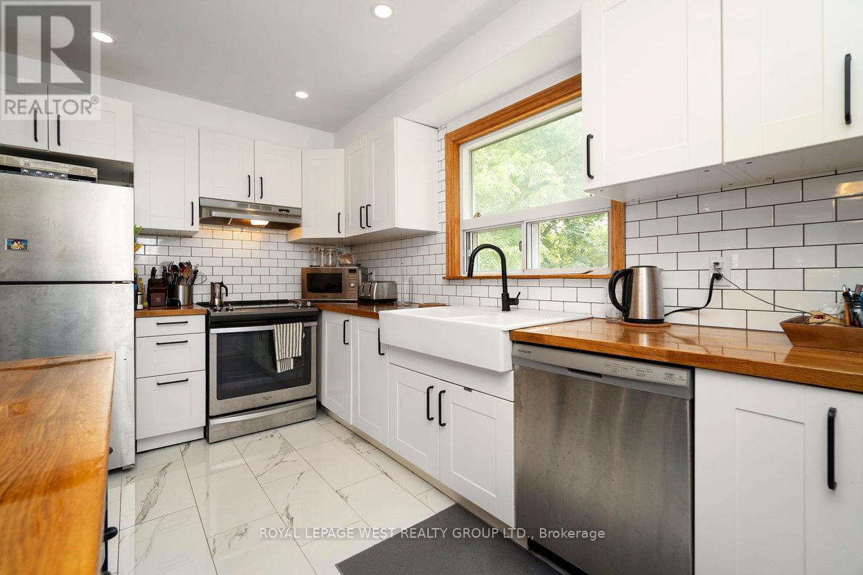 22 Beaucourt Road, Toronto, Ontario  M8Y 3G2 - Photo 9 - W13516074