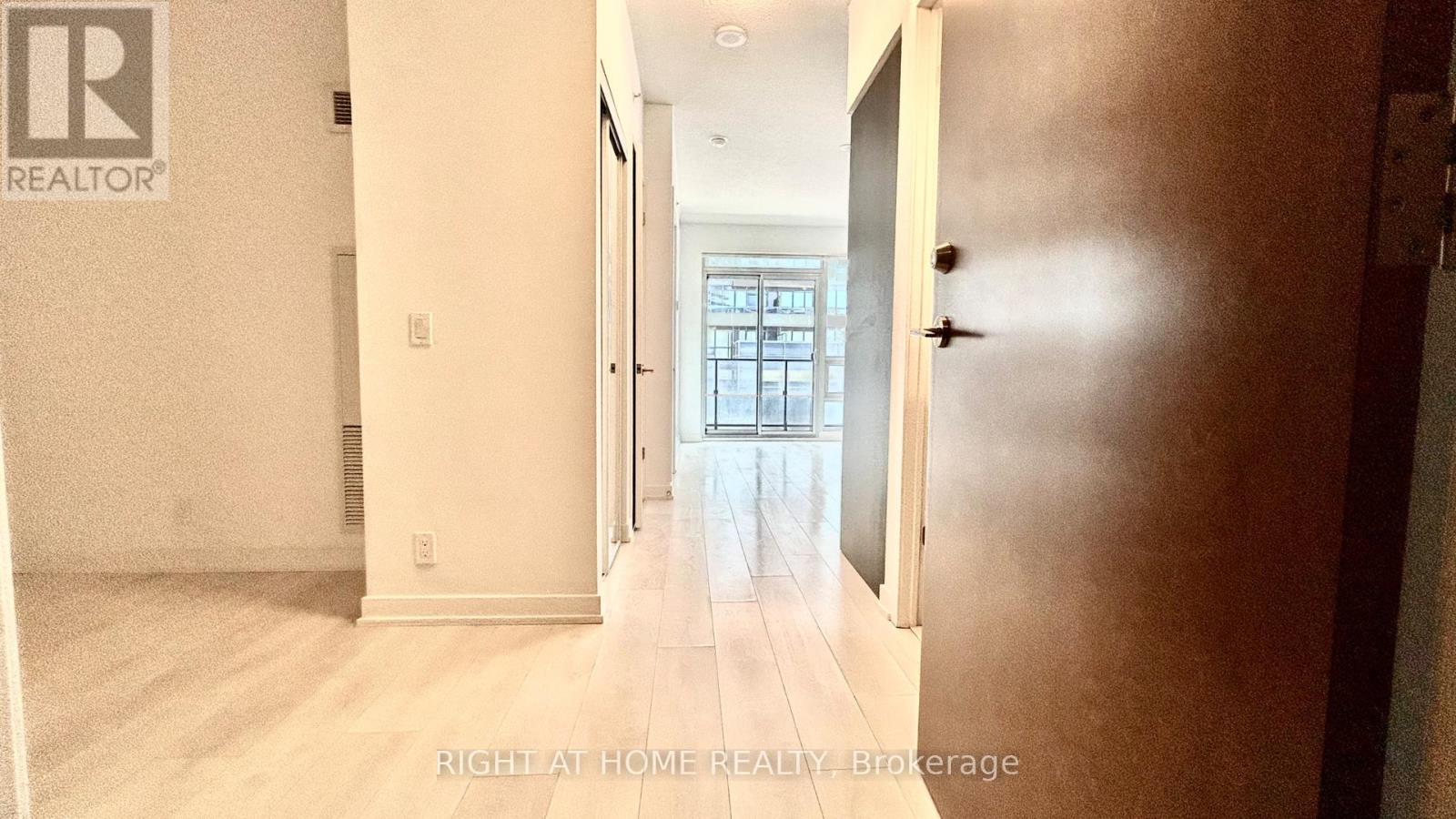 613 - 2212 Lake Shore Boulevard W, Toronto, Ontario  M8V 0C2 - Photo 3 - W13516116