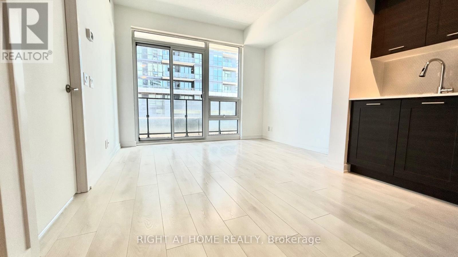 613 - 2212 Lake Shore Boulevard W, Toronto, Ontario  M8V 0C2 - Photo 5 - W13516116