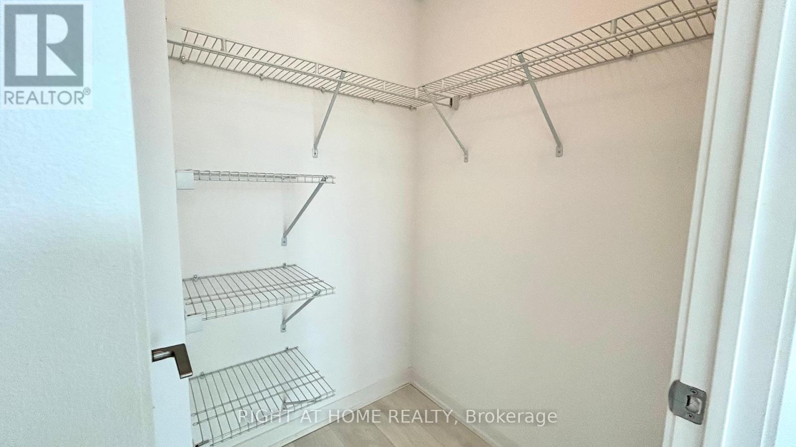 613 - 2212 Lake Shore Boulevard W, Toronto, Ontario  M8V 0C2 - Photo 8 - W13516116