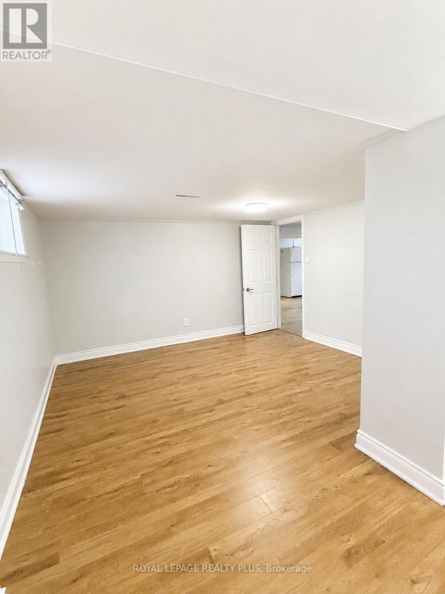 Bsmt - 389 Marf Avenue, Mississauga, Ontario  L5G 1T2 - Photo 11 - W13516118