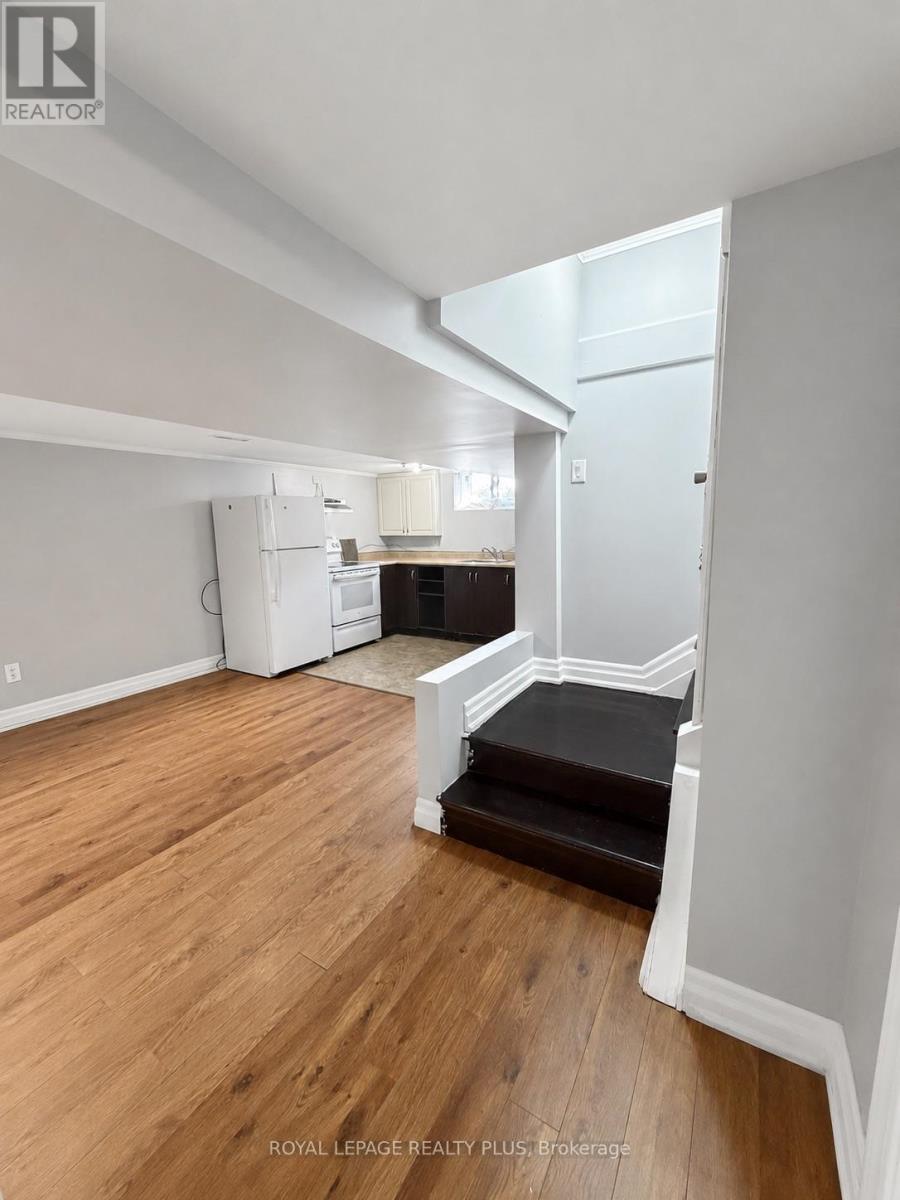 Bsmt - 389 Marf Avenue, Mississauga, Ontario  L5G 1T2 - Photo 12 - W13516118