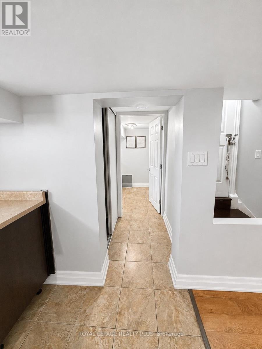Bsmt - 389 Marf Avenue, Mississauga, Ontario  L5G 1T2 - Photo 15 - W13516118