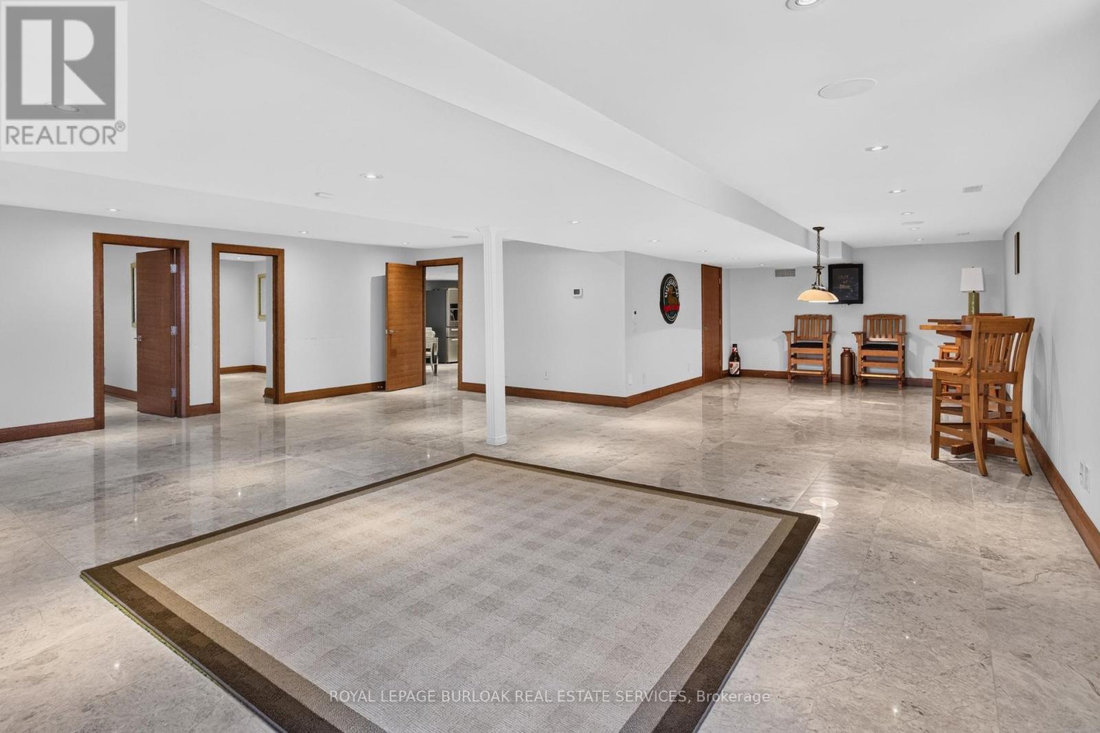 90 Oaklands Park Court, Burlington, Ontario  L7T 4G9 - Photo 33 - W13516122