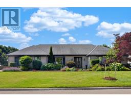 90 OAKLANDS PARK COURT, Burlington, Ontario