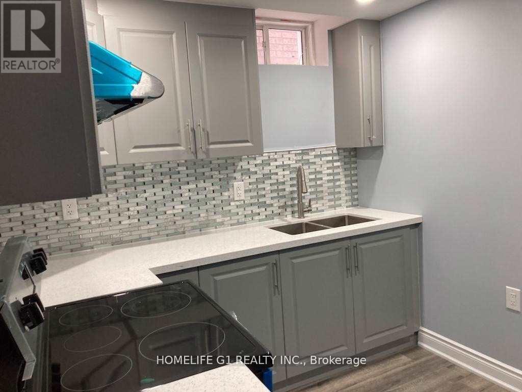 11 Ledger Point Crescent, Brampton, Ontario  L6R 3W3 - Photo 2 - W13516124