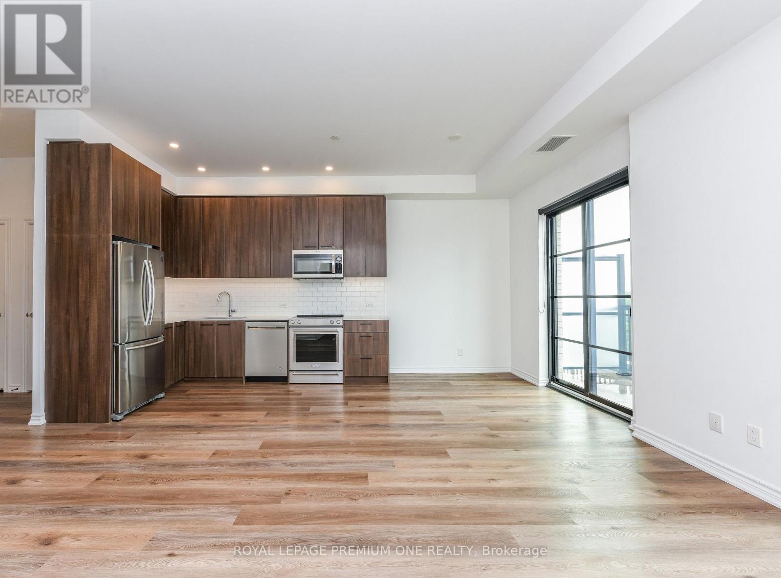 Ph06 - 571 Prince Edward Drive, Toronto, Ontario  M8X 0A1 - Photo 18 - W13516126
