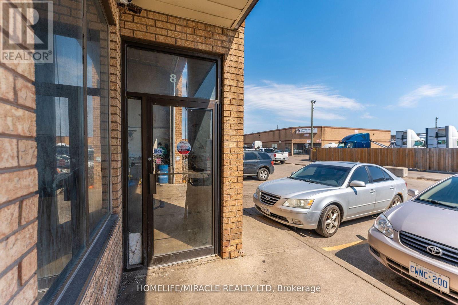 8 & 9 - 6771 Columbus Road, Mississauga, Ontario  L5T 2G9 - Photo 4 - W13516132