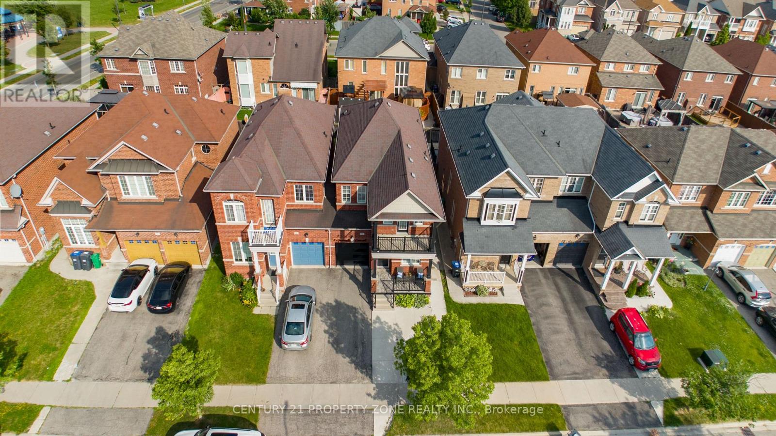 8 Amaranth Crescent, Brampton, Ontario  L7A 0L7 - Photo 2 - W13516194