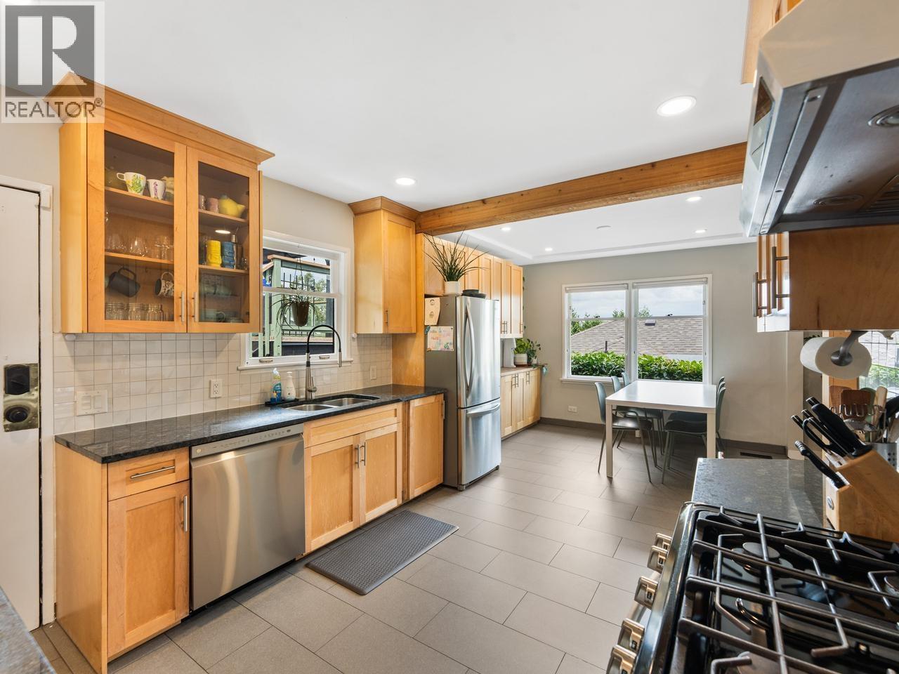 355 Sherbrooke Street, New Westminster, British Columbia  V3L 3M8 - Photo 8 - R3141523