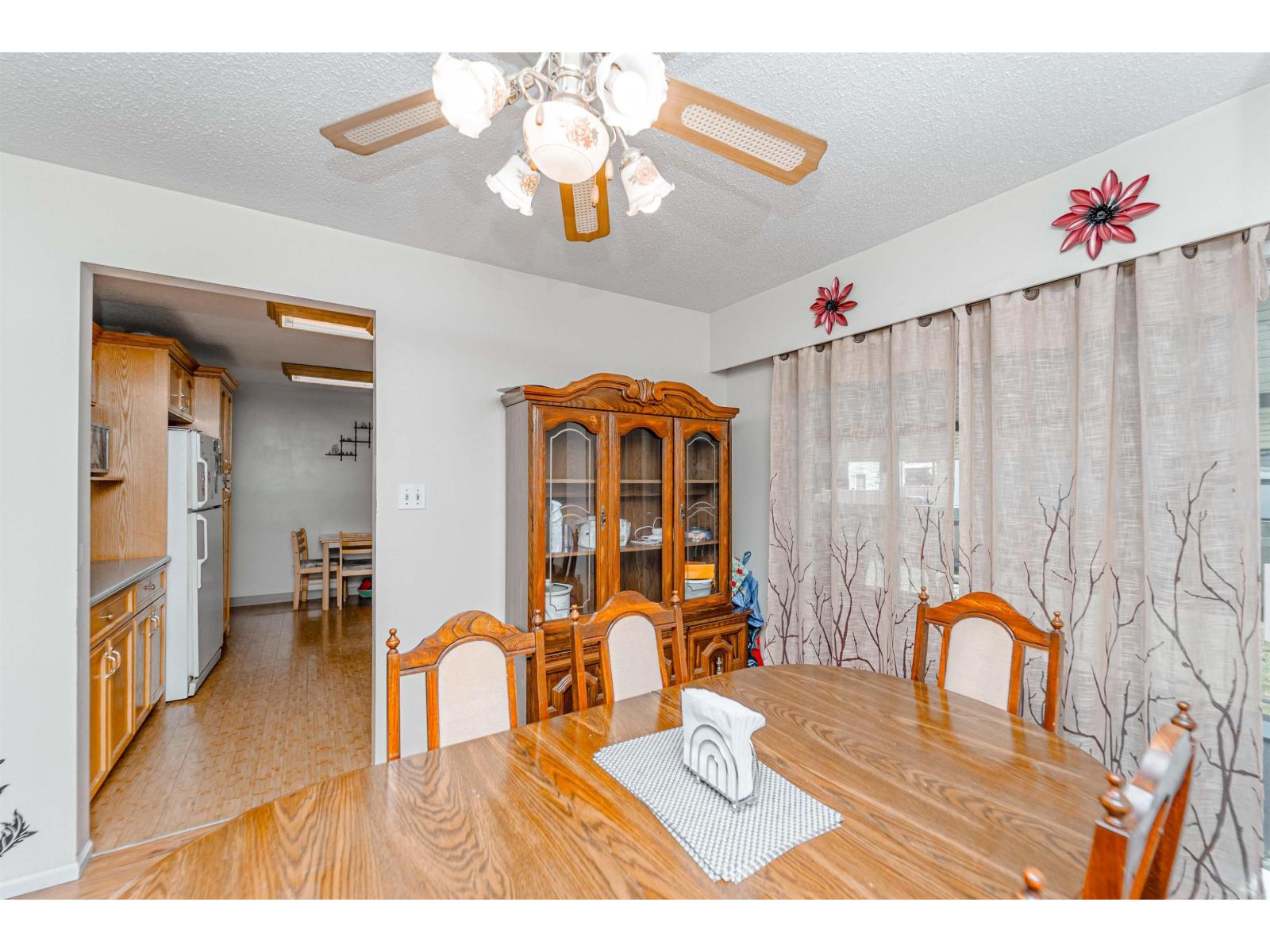 2104 Bakerview Street, Abbotsford, British Columbia  V2T 3B1 - Photo 8 - R3141742