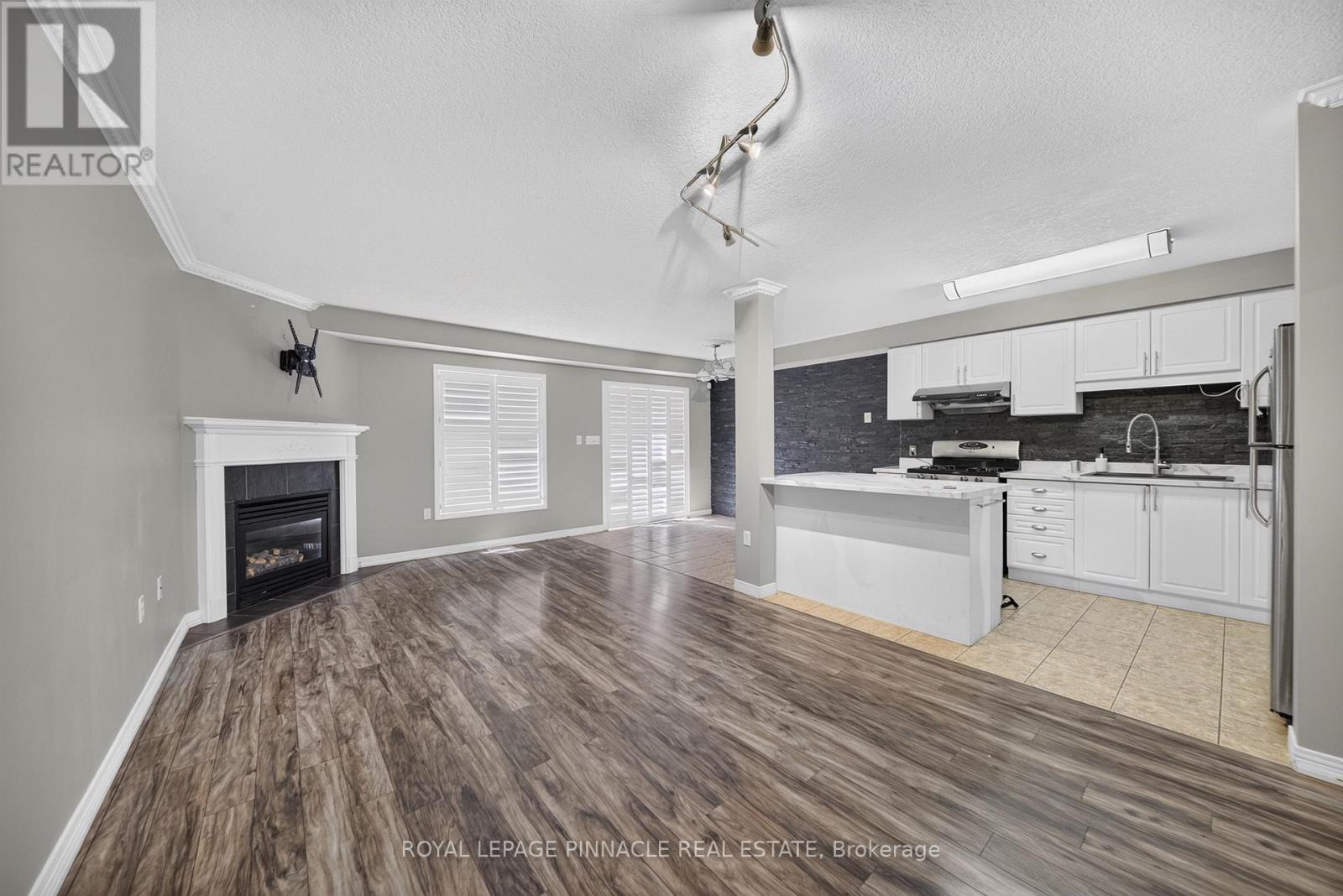 163 Livingston Avenue N, Grimsby, Ontario L3M 5S8 - Photo 10 - X13516086