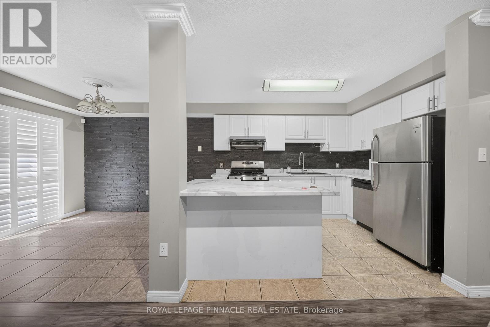 163 Livingston Avenue N, Grimsby, Ontario L3M 5S8 - Photo 11 - X13516086