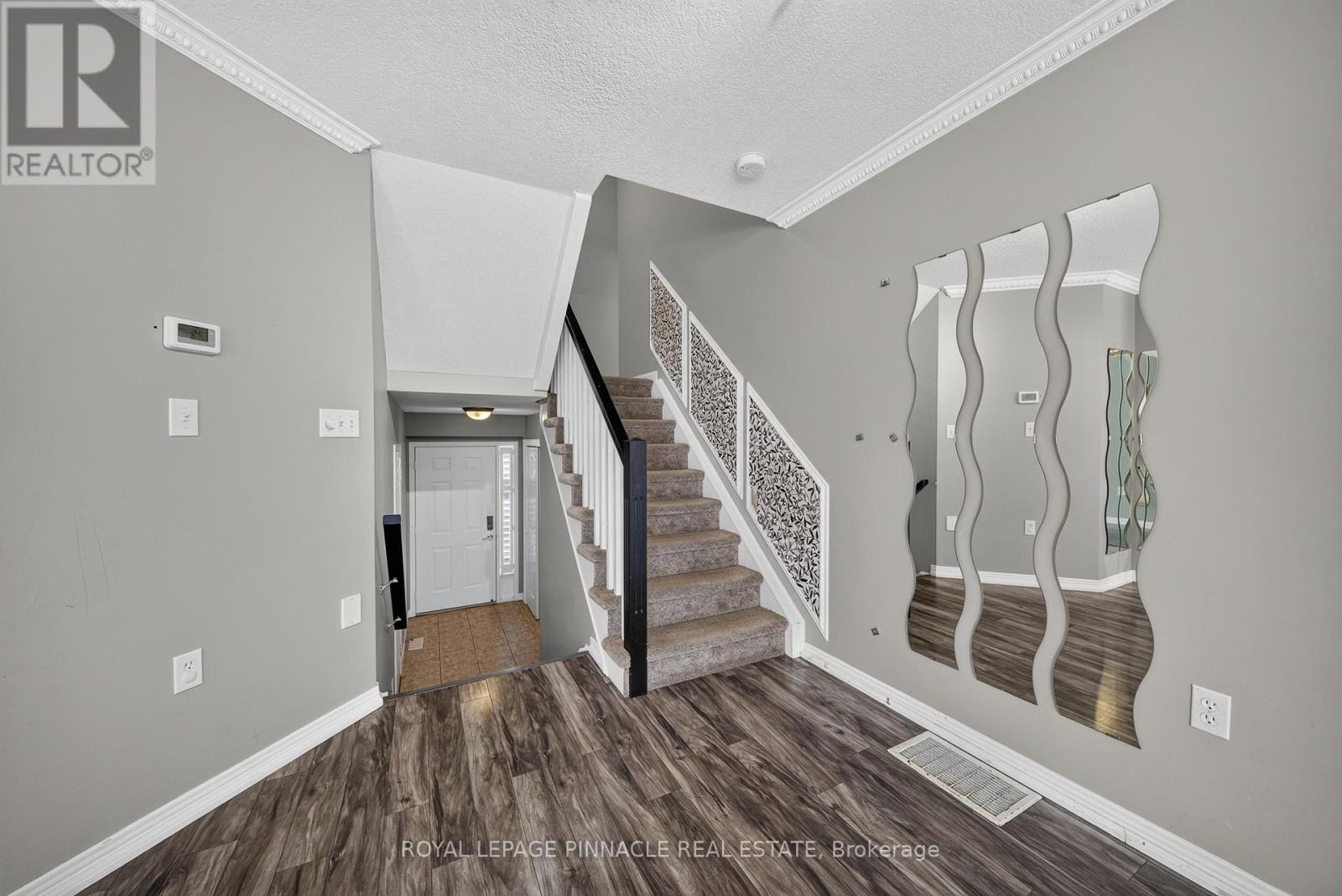 163 Livingston Avenue N, Grimsby, Ontario L3M 5S8 - Photo 16 - X13516086