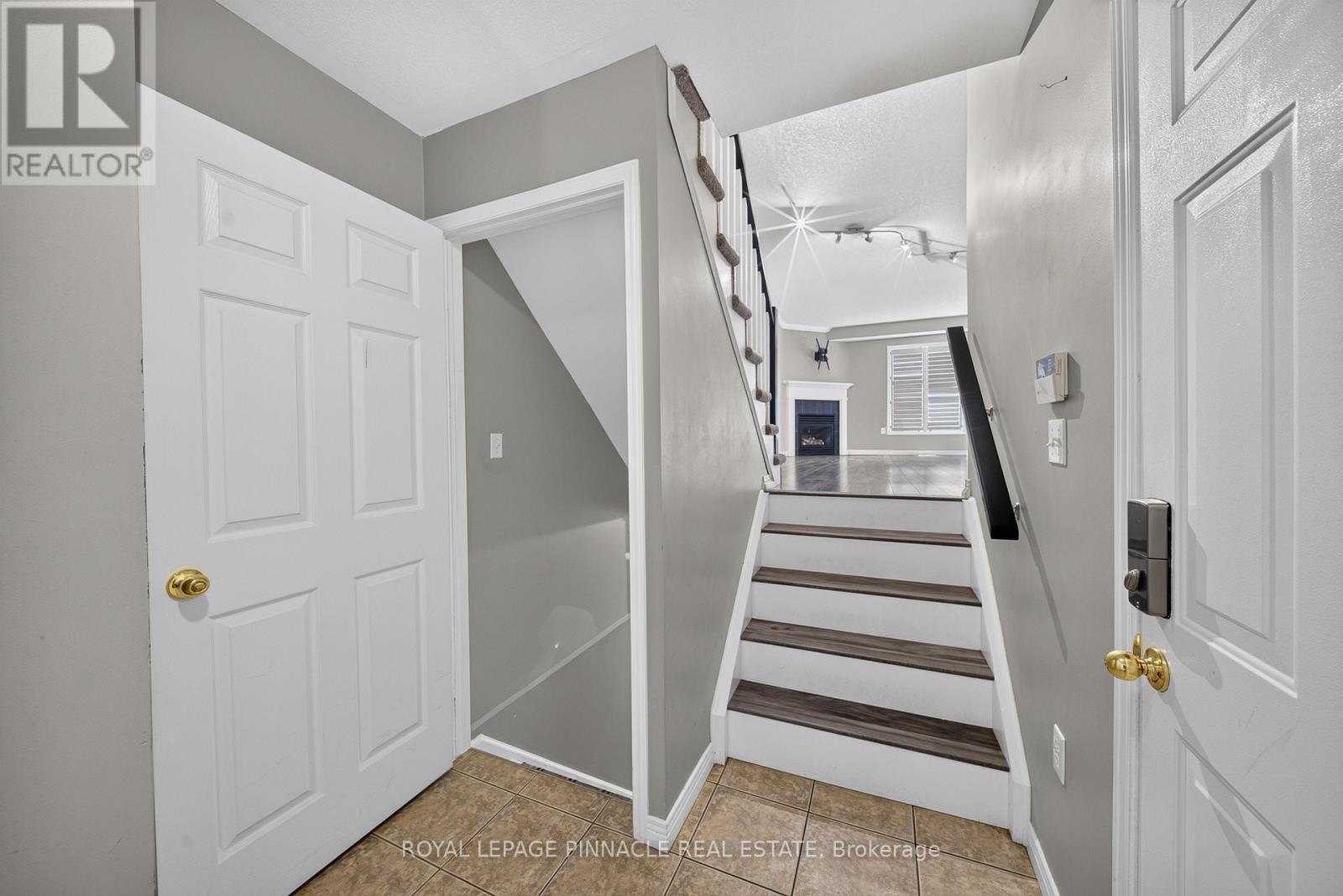 163 Livingston Avenue N, Grimsby, Ontario L3M 5S8 - Photo 8 - X13516086