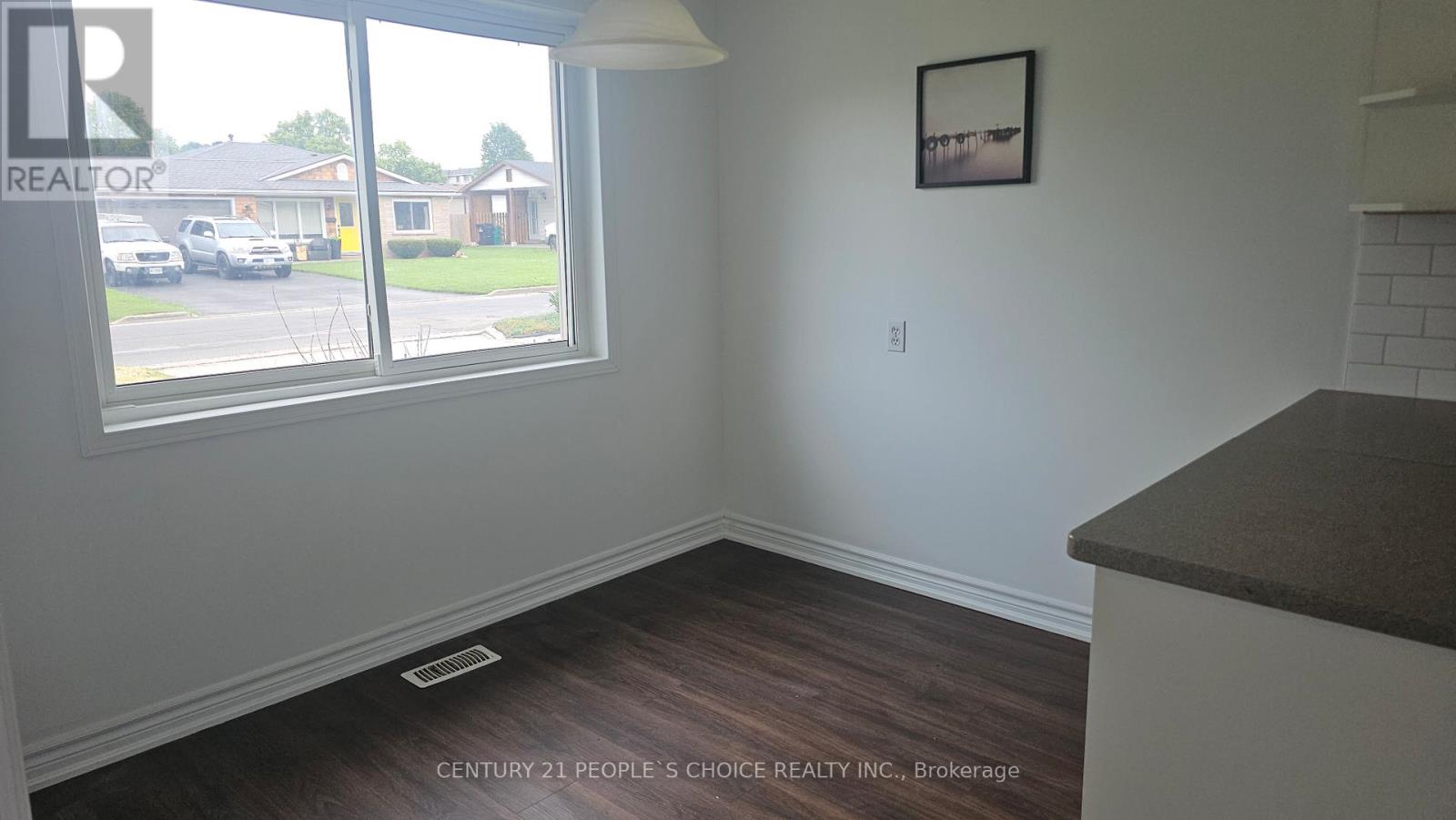58 Belwood Crescent, Kitchener, Ontario  N2C 1Z3 - Photo 3 - X13516176