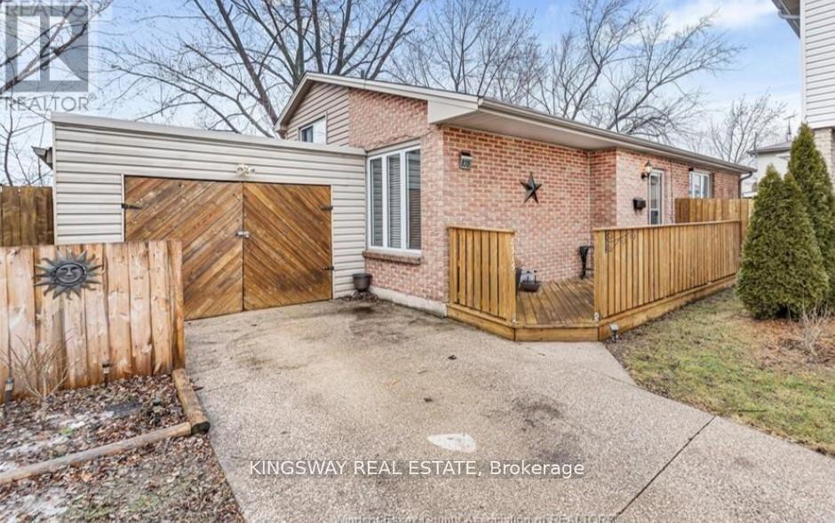 8315 EAST MOOR COURT, Windsor, Ontario