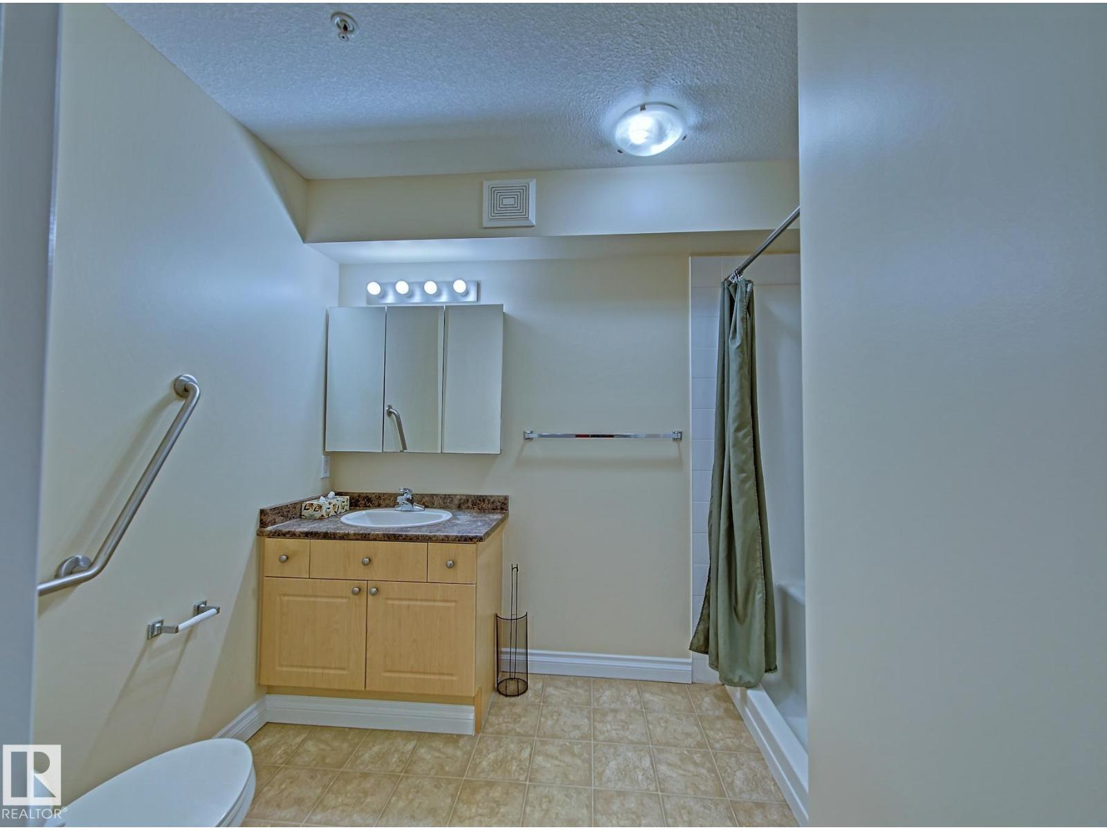 Unknown Address, ,    - Photo 11 - E4494597
