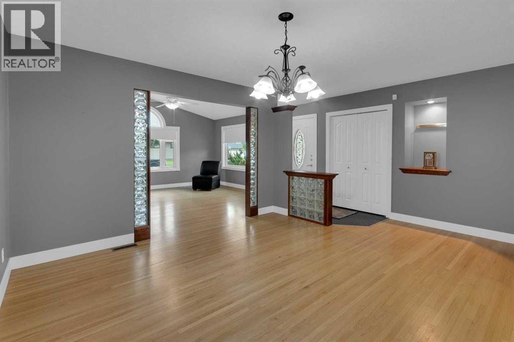 47 Hillgrove Drive SW, Calgary, Alberta  T2V 3L5 - Photo 6 - A2324210