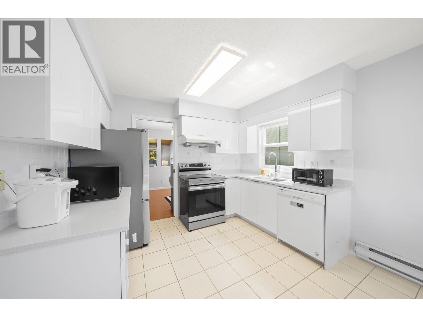 10311 Hollymount Drive, Richmond, British Columbia  V7E 4S2 - Photo 6 - R3141960