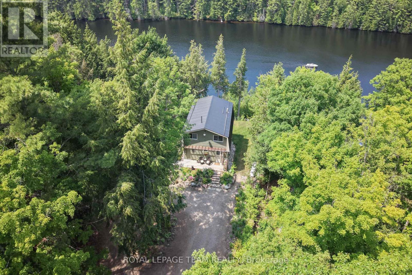102 A & B Mcvicar Lane, Mcnab/braeside, Ontario  K0A 3L0 - Photo 2 - X13516264