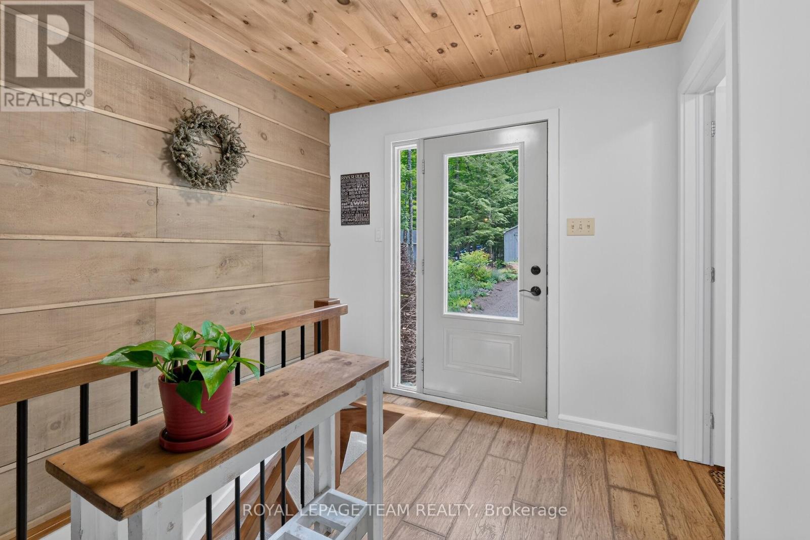 102 A & B Mcvicar Lane, Mcnab/braeside, Ontario  K0A 3L0 - Photo 3 - X13516264