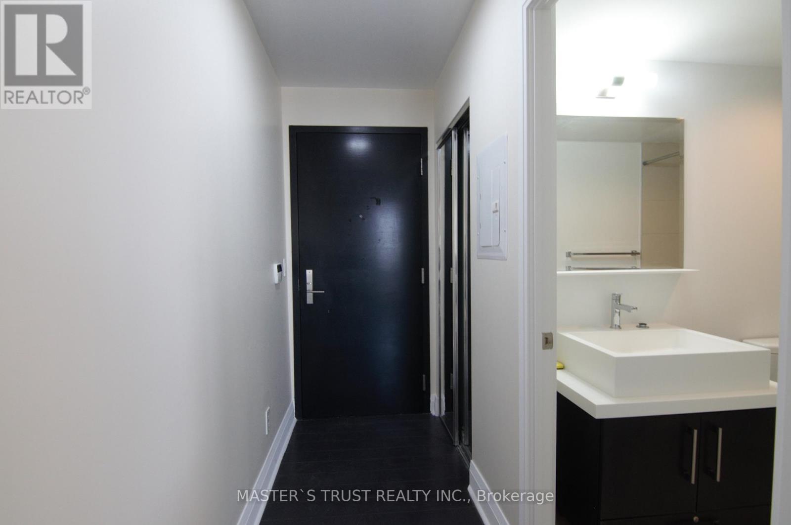 2308 - 1080 Bay Street, Toronto, Ontario  M5S 0A5 - Photo 3 - C13516228