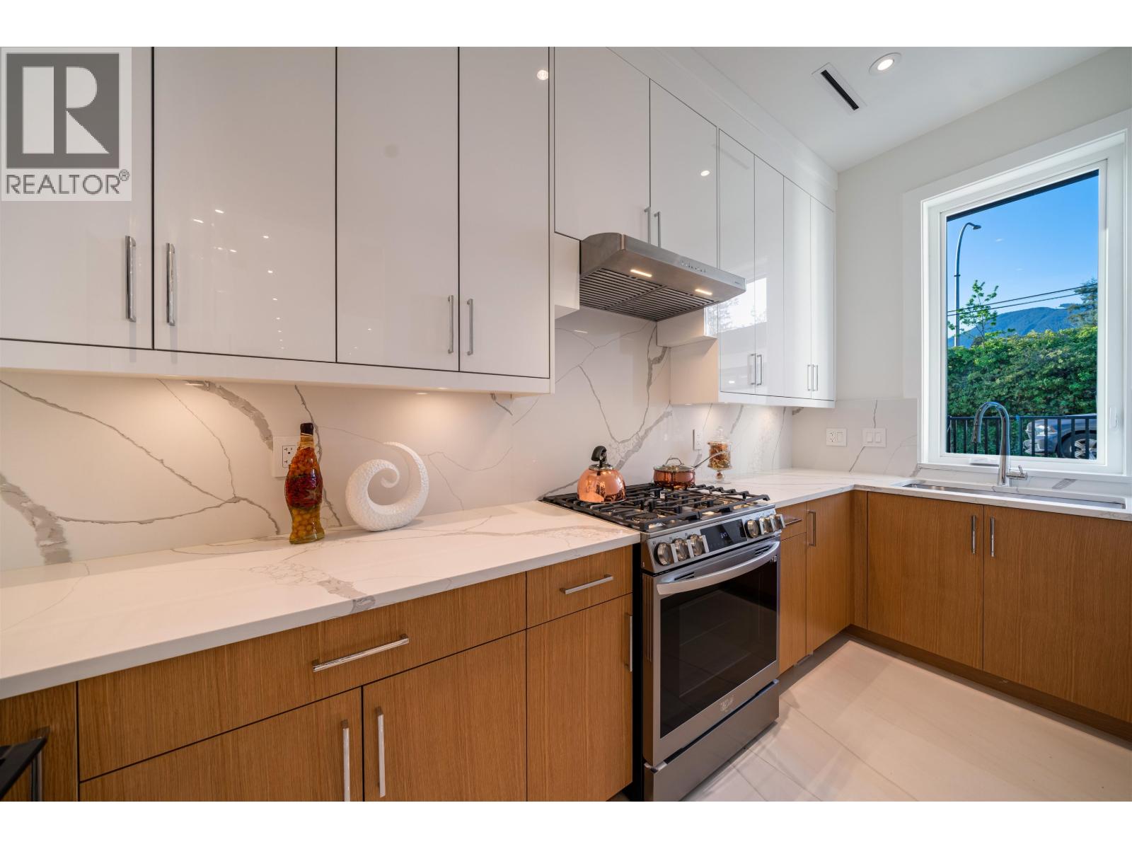 214 W 24th Street, North Vancouver, British Columbia V7M 2C4 - Photo 17 - R3142141