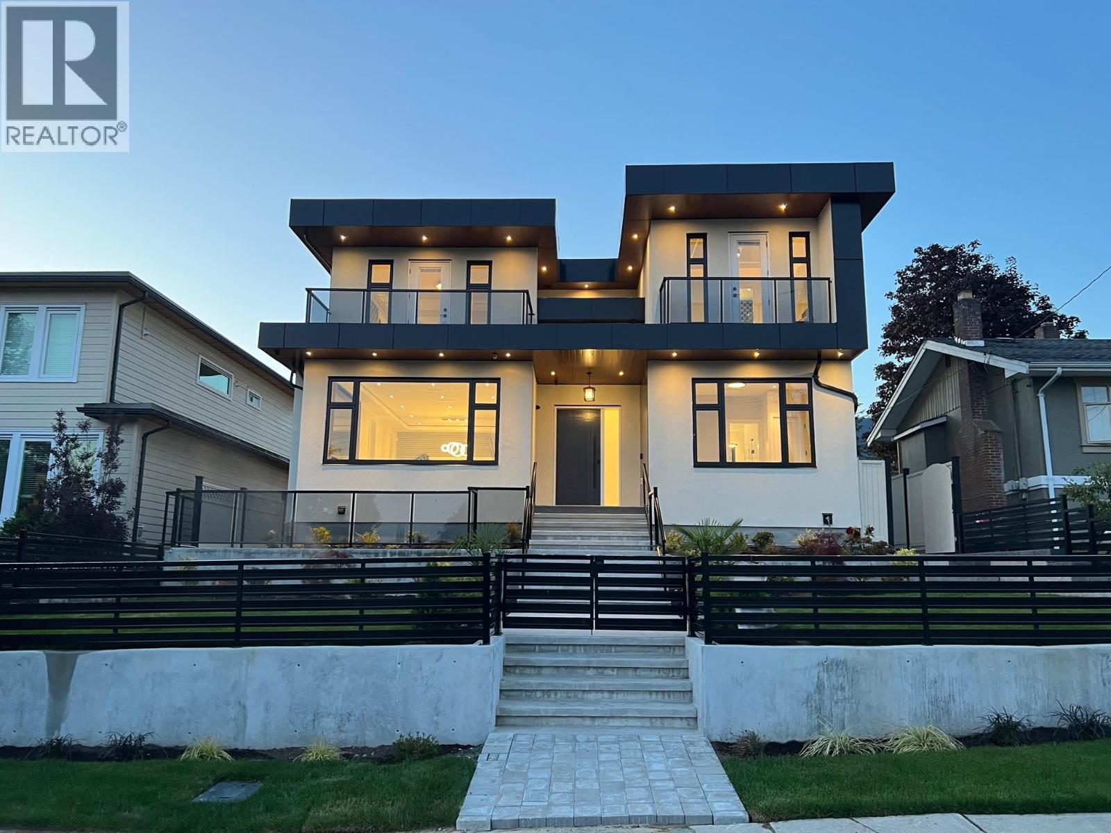 214 W 24th Street, North Vancouver, British Columbia V7M 2C4 - Photo 3 - R3142141