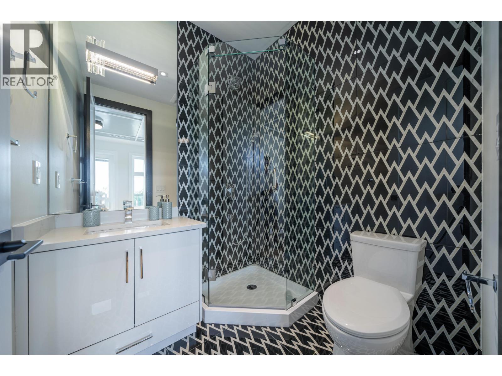 214 W 24th Street, North Vancouver, British Columbia V7M 2C4 - Photo 31 - R3142141