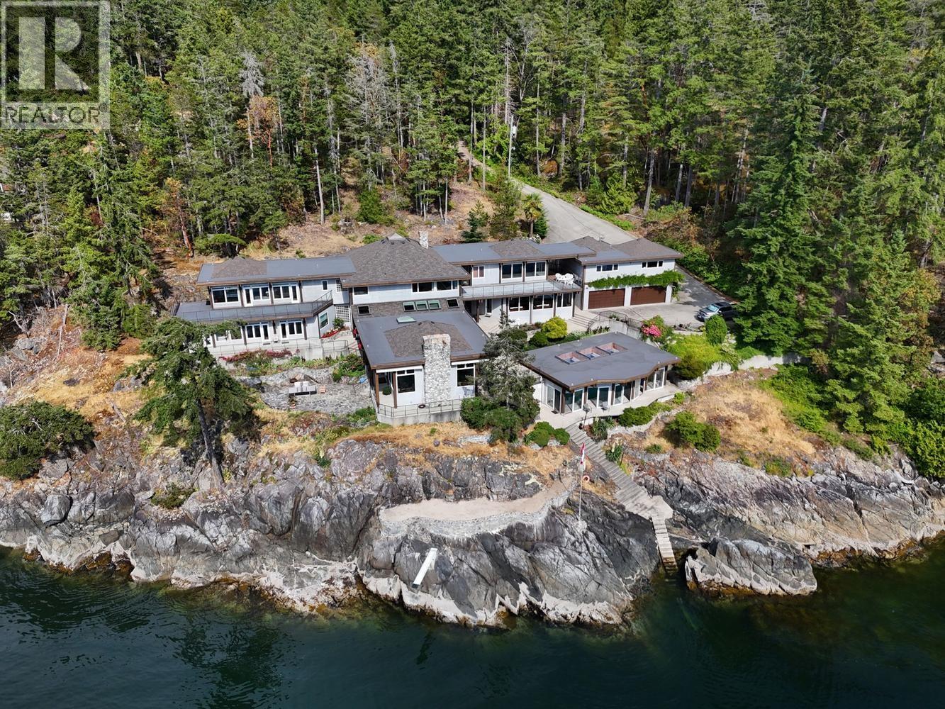 11579 SUNSHINE COAST HIGHWAY, Halfmoon Bay, British Columbia