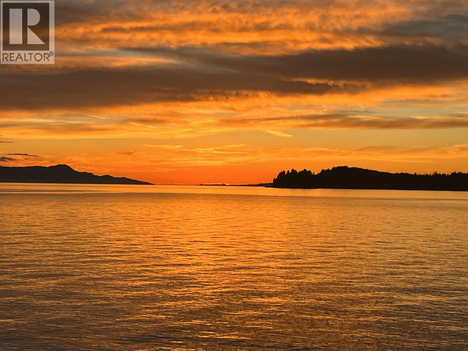 11579 Sunshine Coast Highway, Halfmoon Bay, British Columbia  V7Z 1C1 - Photo 3 - R3142148