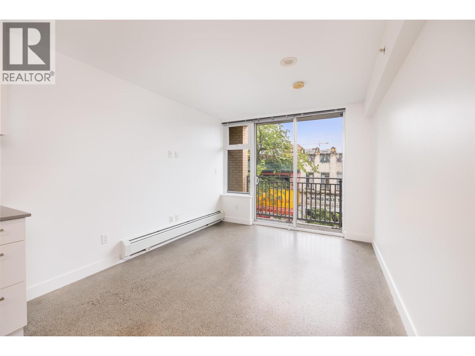 305 231 E Pender Street, Vancouver, British Columbia  V6A 1T8 - Photo 2 - R3142083