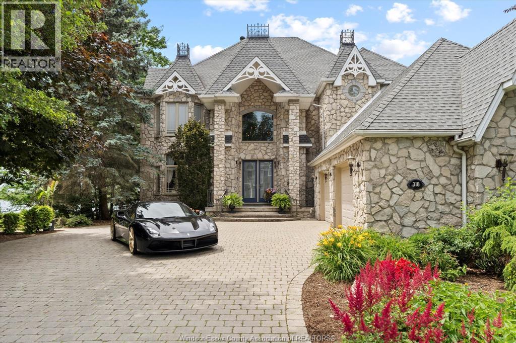 318 CRYSTAL BAY DRIVE, Amherstburg, Ontario