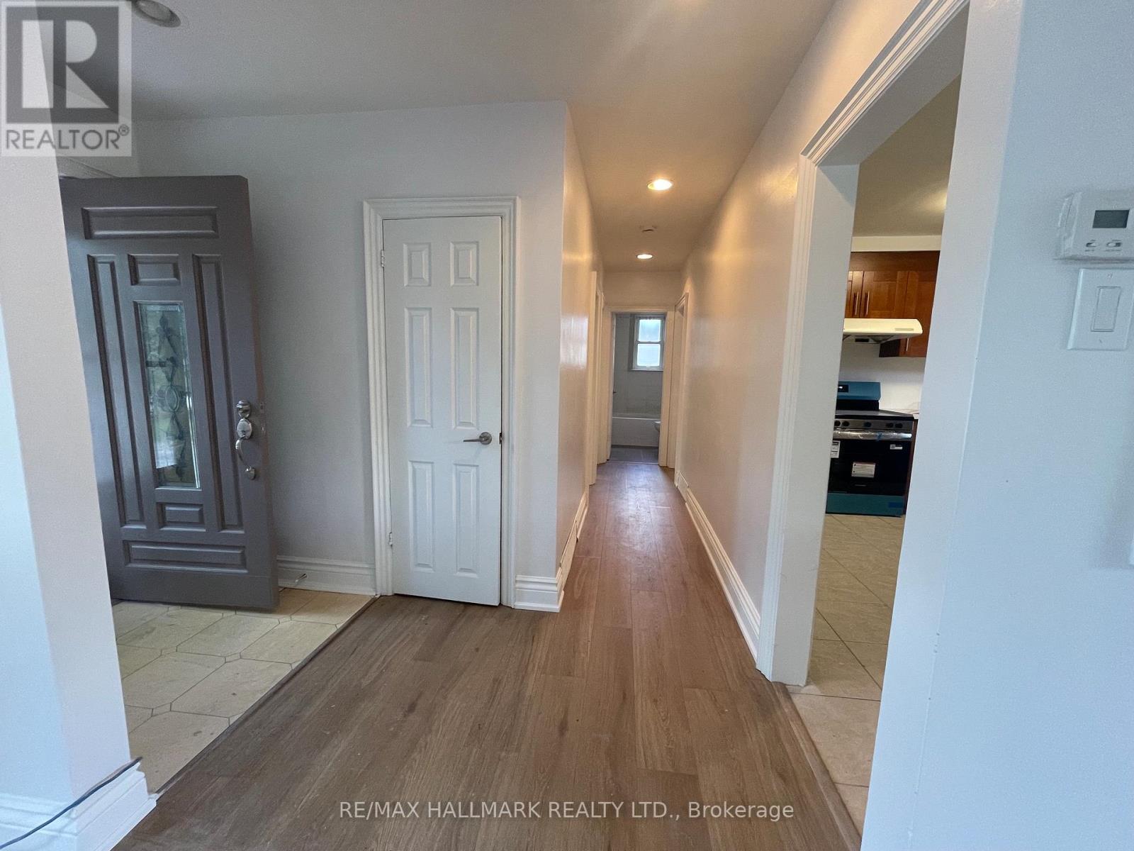 Main Floor - 116 Cartier Crescent, Richmond Hill, Ontario  L4C 2N6 - Photo 2 - N13481844
