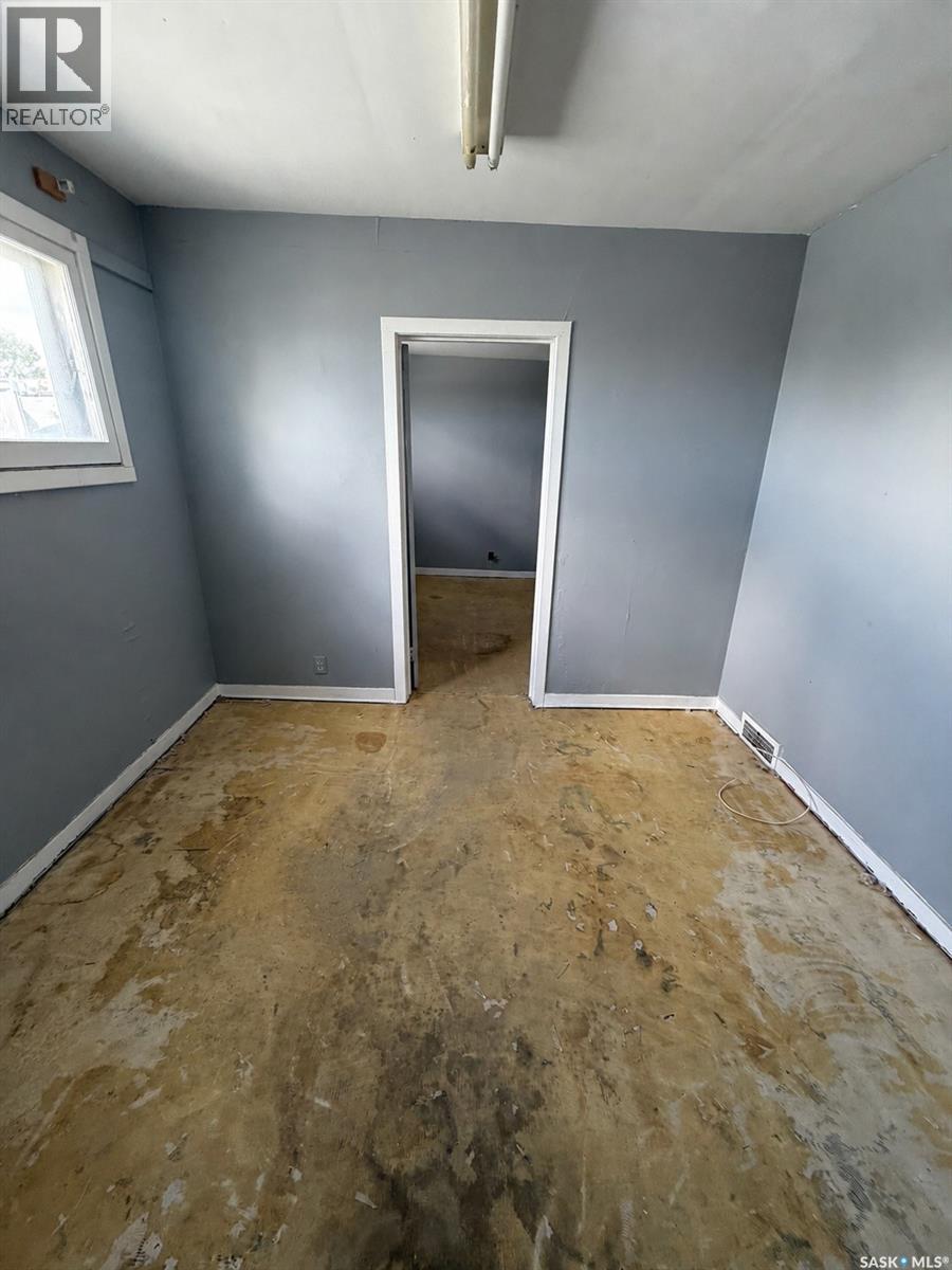 2364 Proton Avenue, Gull Lake, Saskatchewan  S0N 1A0 - Photo 13 - SK041323