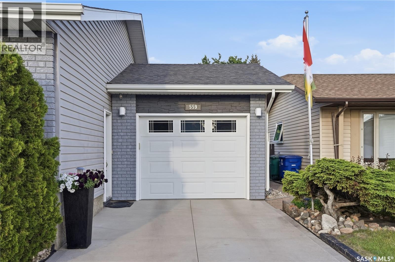 559 Delaronde Road, Saskatoon, Saskatchewan  S7J 4A7 - Photo 3 - SK041171