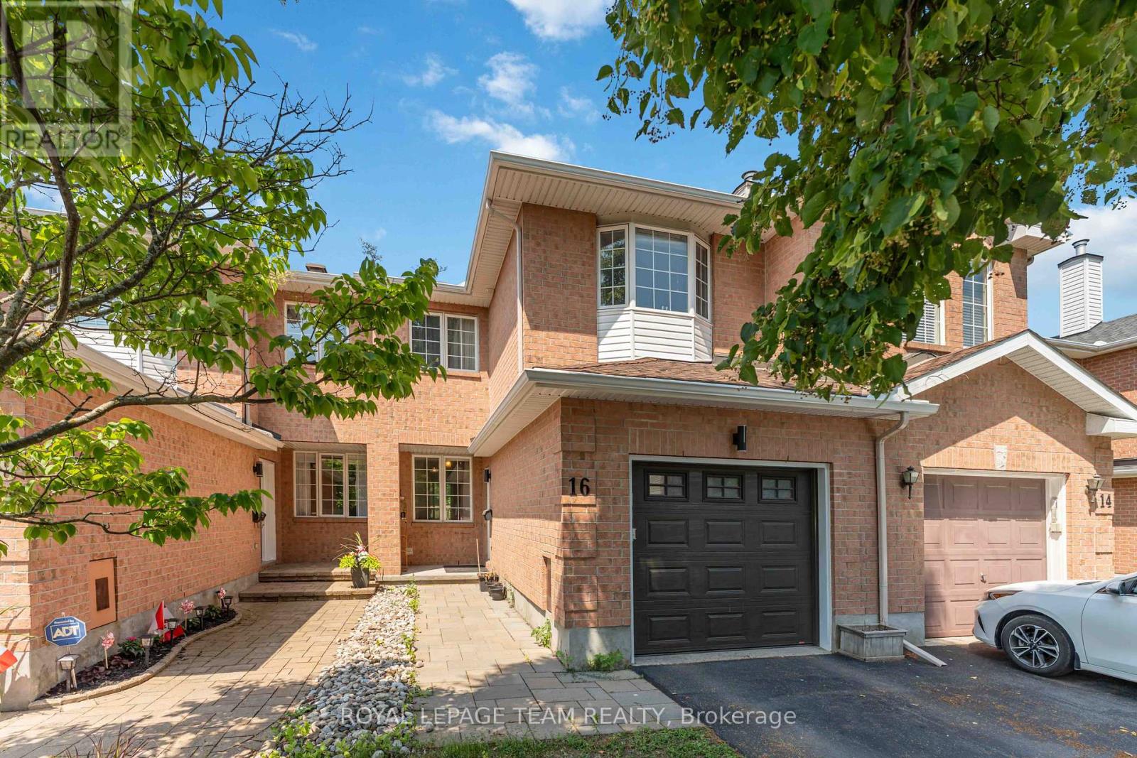 16 Cohen Avenue, Ottawa, Ontario  K2L 4E9 - Photo 2 - X13516368