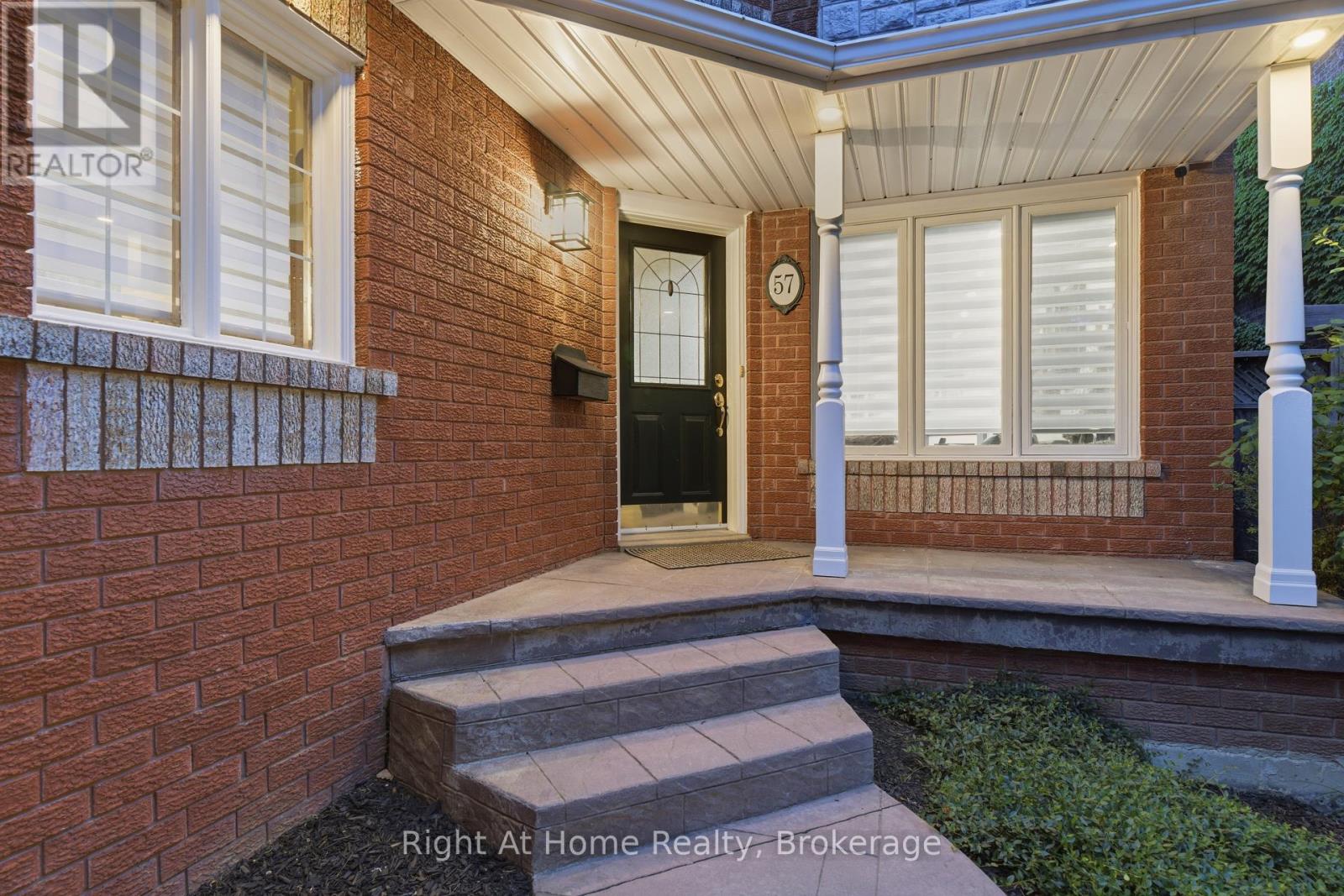 57 Lauchlin Crescent, Halton Hills, Ontario  L7G 5R5 - Photo 3 - W13516334