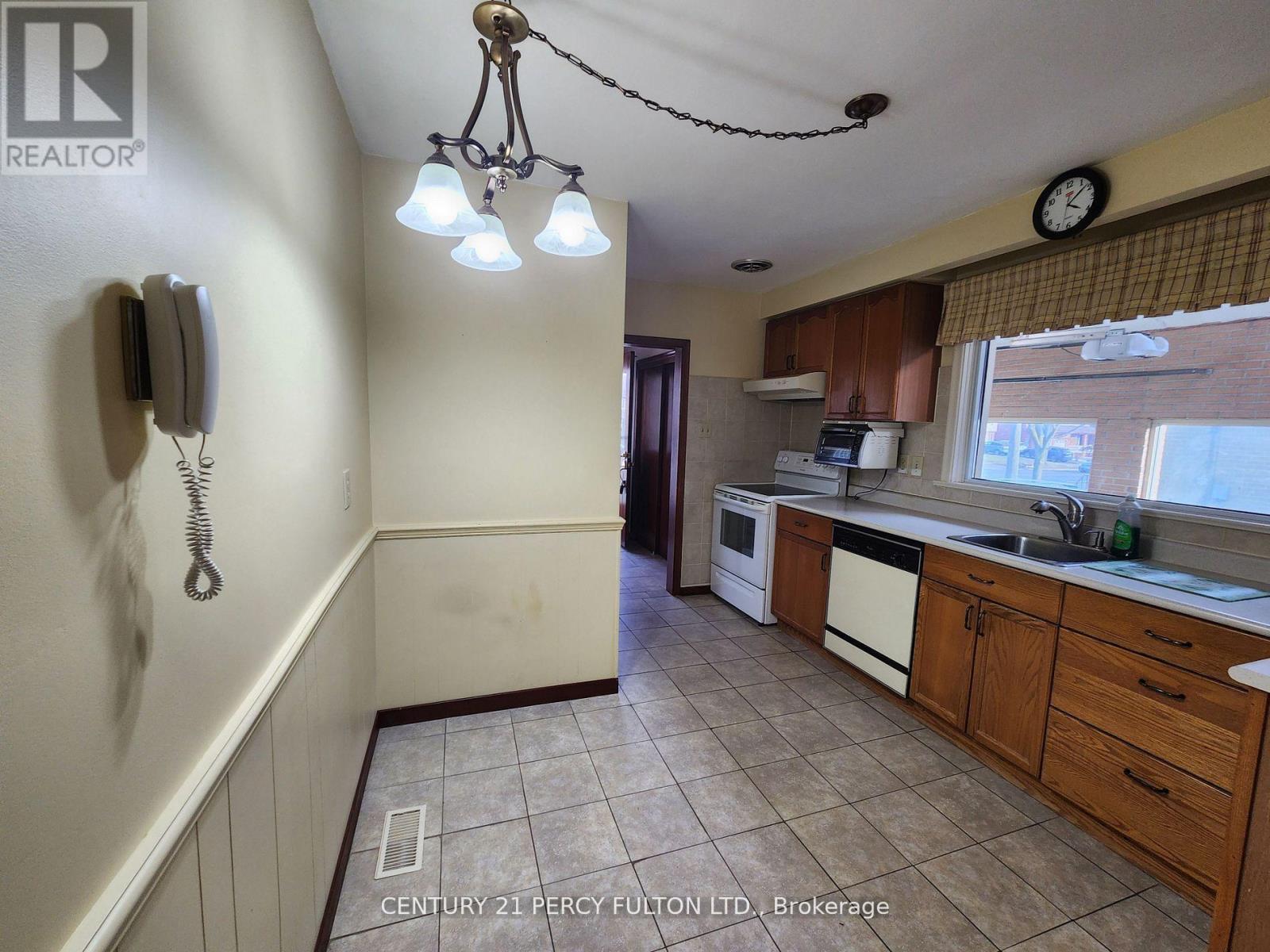 464 Scarborough Golf Club Road, Toronto, Ontario  M1G 1H1 - Photo 10 - E13516382