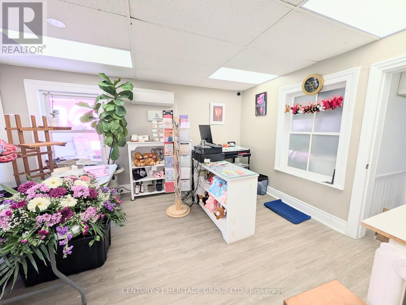 15 Main Street E, Newmarket, Ontario  L3Y 3Y1 - Photo 1 - N13516370
